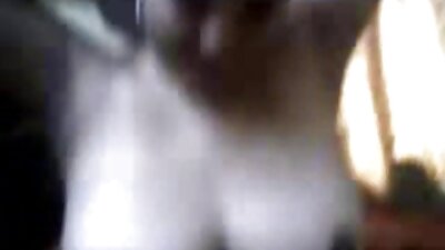 Обръсната путка българско порно клипове е показана, че получава някакво действие близо до камерата