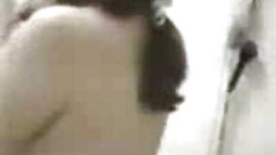 Тийнейджърка брюнетка смуче хуй на дебел зрял джентълмен онлайн порно клипове