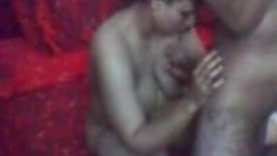 Брюнетка секс и порно клипове с естествени цици се докосва и облизва от мъжа си